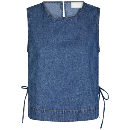 Neo Noir Svetlana D Top