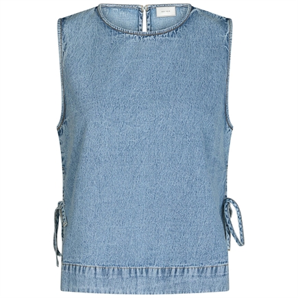Neo Noir Svetlana D Top